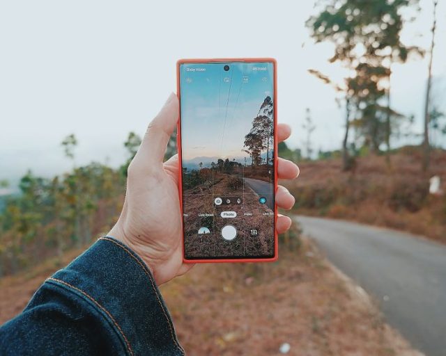 Jak wybrać smartfona do robienia zdjęć?