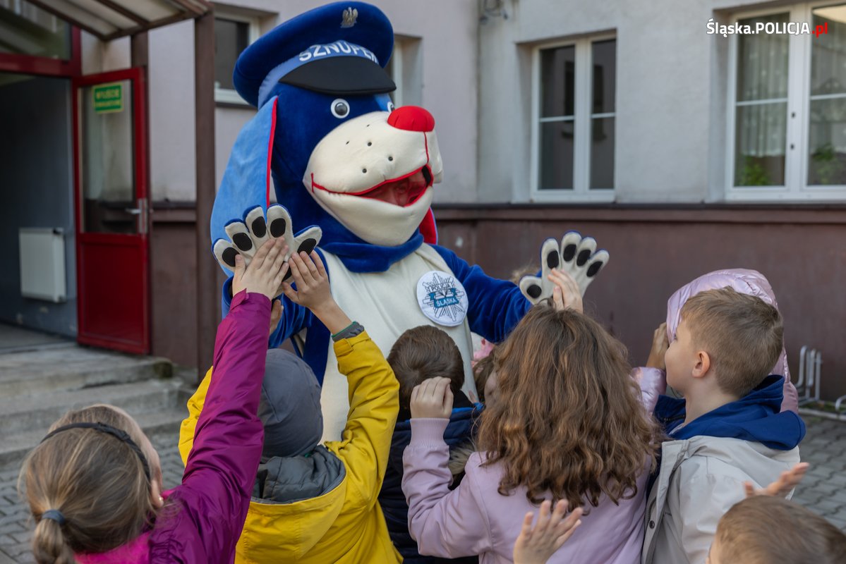 2024.10.18 - Policja Śląska edukuje najmłodszych w ramach kampanii „Dzieciństwo bez Przemocy” - fotoreportaż