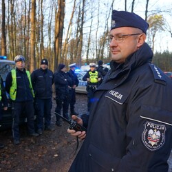„Zaginięcie 2024” – Policja w akcji! Poszukiwania w rybnickim lesie zakończone sukcesem