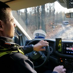 „Zaginięcie 2024” – Policja w akcji! Poszukiwania w rybnickim lesie zakończone sukcesem