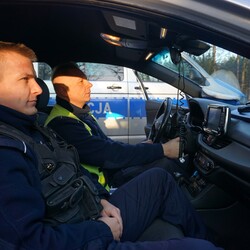 „Zaginięcie 2024” – Policja w akcji! Poszukiwania w rybnickim lesie zakończone sukcesem