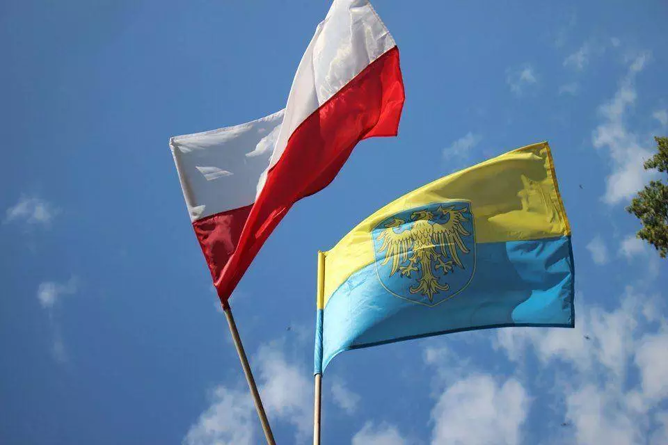 Dzisiaj Dzień Śląskiej Flagi - dlaczego barwy naszego regionu są żółto-błękitne?