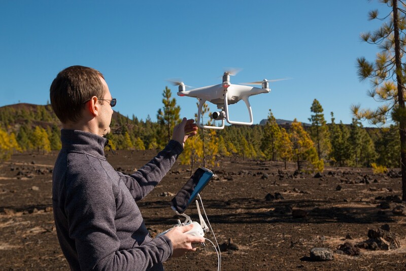 Filmowanie dronem – co warto wiedzieć?