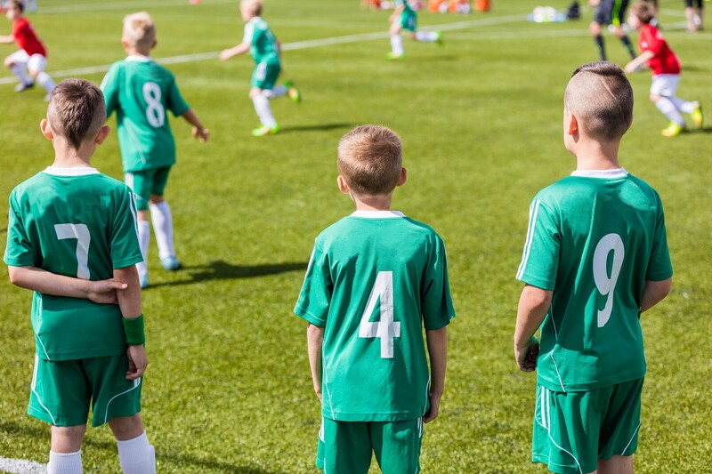 Koszulka sportowa z nadrukiem – twoja przewaga na boisku
