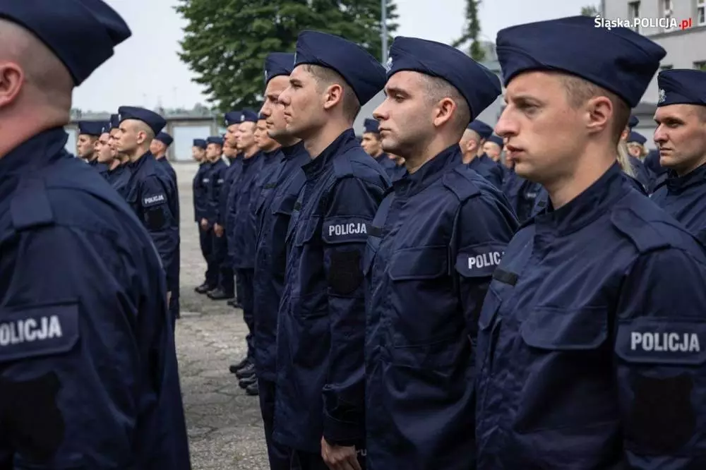 Nowi policjanci i oficerowie w śląskim garnizonie / fot. Śląska Policja