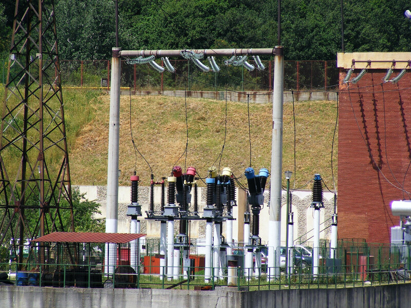 Nowoczesne technologie elektroenergetyczne – jak zainwestować i gdzie szukać pomocy?