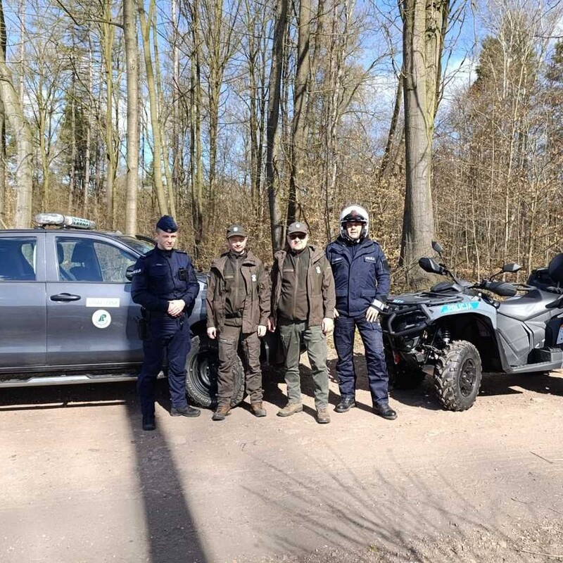 Quadami i motocyklami przez las? Policja i straż leśna reagują na wykroczenia