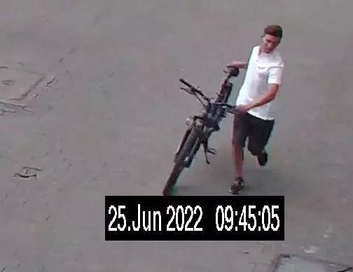 Rozpoznajesz sprawcę kradzieży roweru?