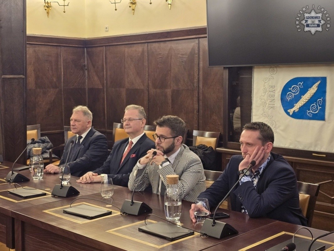 Sztandar dla rybnickiej policji. Wyraz wdzięczności za służbę!
