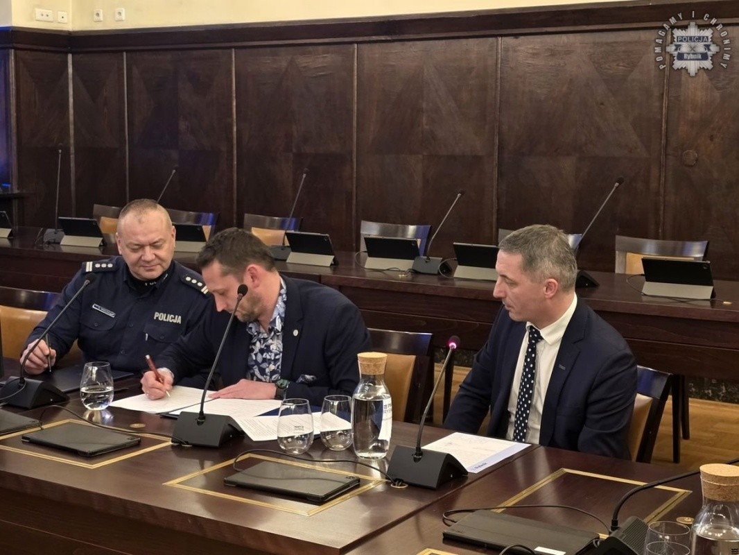Sztandar dla rybnickiej policji. Wyraz wdzięczności za służbę!