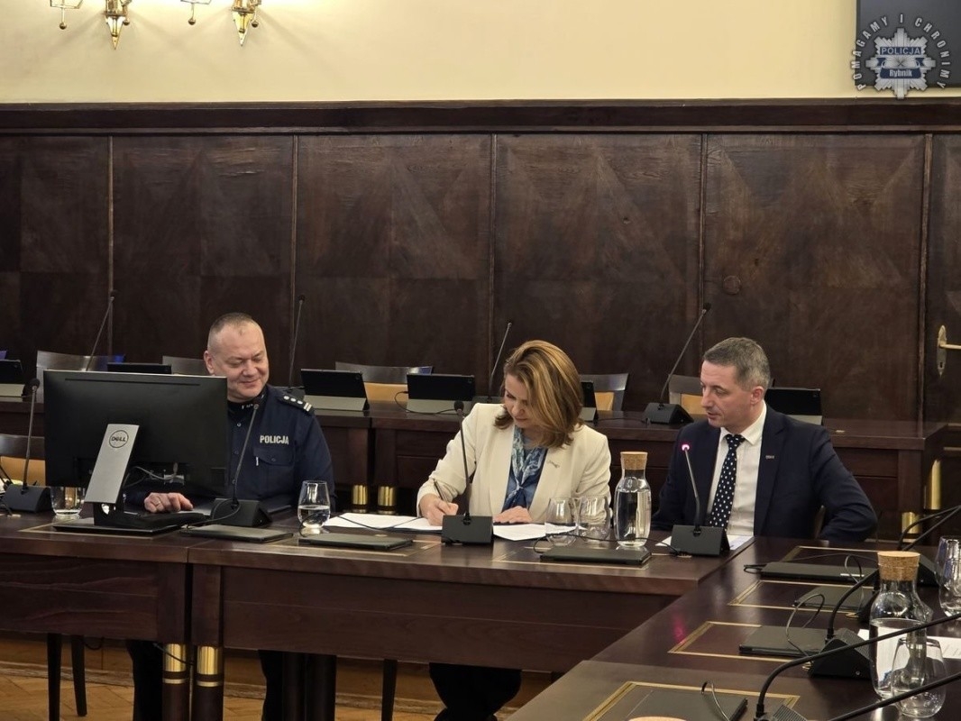 Sztandar dla rybnickiej policji. Wyraz wdzięczności za służbę!