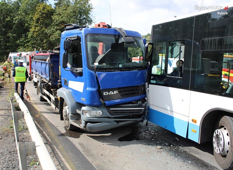 Wypadek na ulicy Mikołowskiej w Rybniku. 3 osoby zostały ranne!