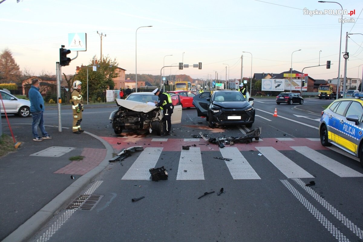 Wypadek w Świerklanach: nieustąpienie pierwszeństwa skutkuje obrażeniami