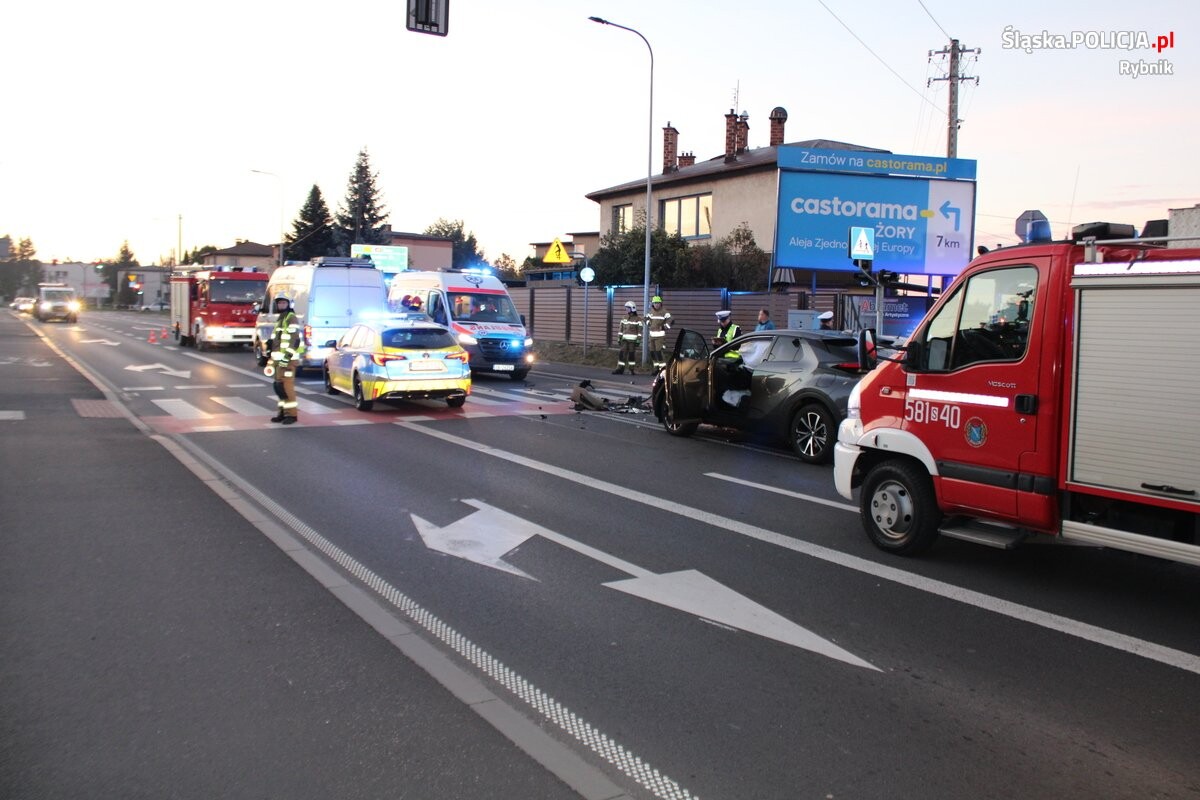 Wypadek w Świerklanach: nieustąpienie pierwszeństwa skutkuje obrażeniami