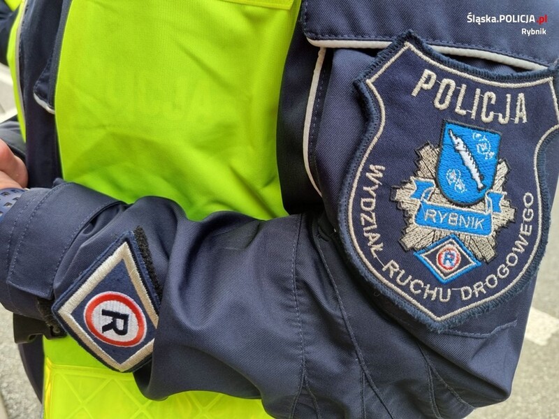 Za zwolnienie chciał zafundować policjantom wakacje