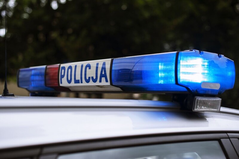Zmiany w przepisach umundurowania policjantów – nowe zasady identyfikacji!